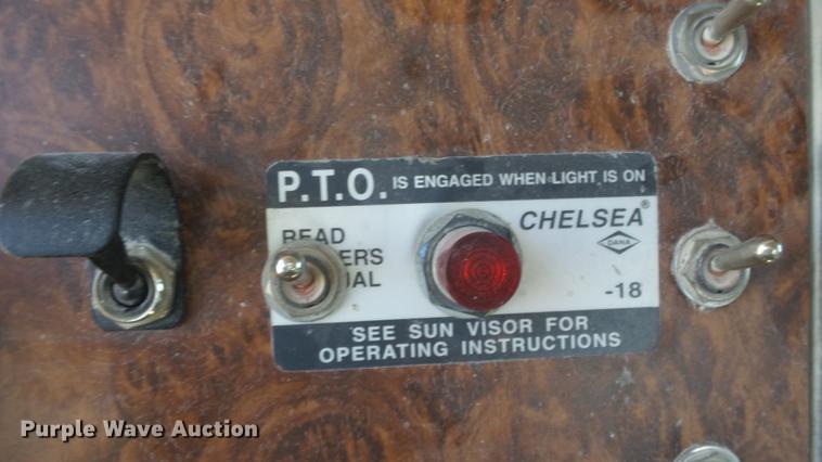 image for item DE7201 2002 Kenworth T300 service truck