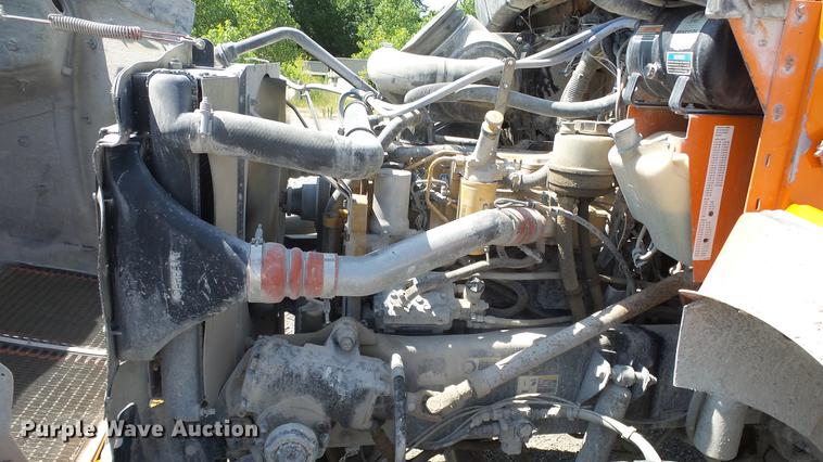 image for item DE7201 2002 Kenworth T300 service truck