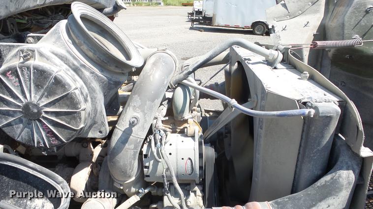 image for item DE7201 2002 Kenworth T300 service truck