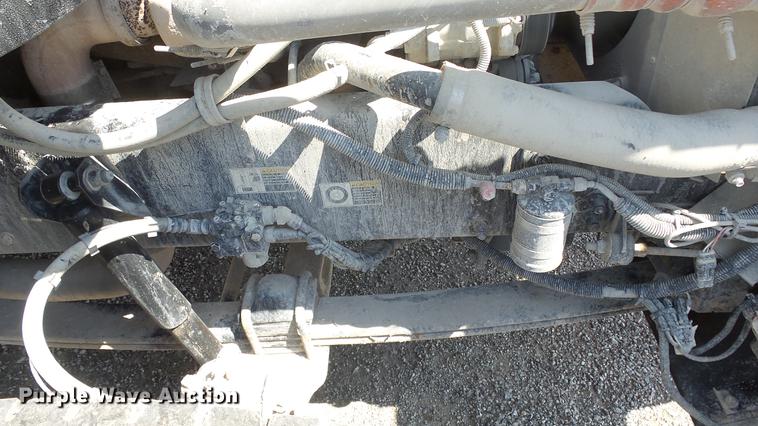 image for item DE7201 2002 Kenworth T300 service truck