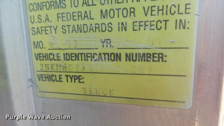 image for item DE7201 2002 Kenworth T300 service truck