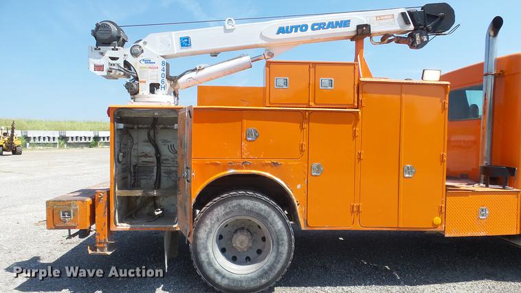 image for item DE7201 2002 Kenworth T300 service truck