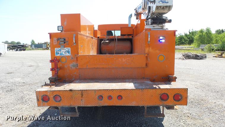 image for item DE7201 2002 Kenworth T300 service truck