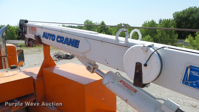 image for item DE7201 2002 Kenworth T300 service truck