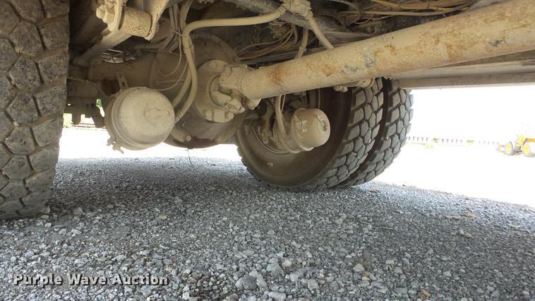 image for item DE7201 2002 Kenworth T300 service truck