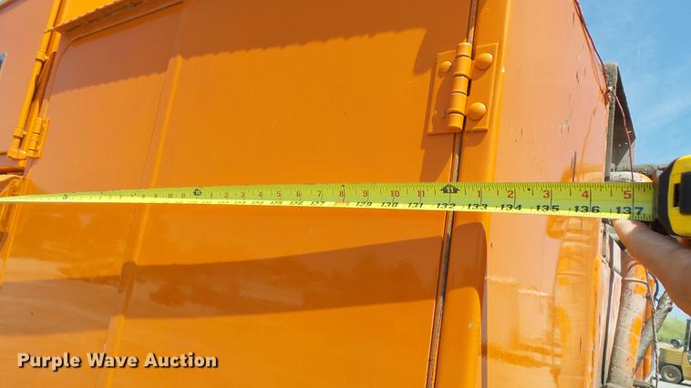 image for item DE7201 2002 Kenworth T300 service truck