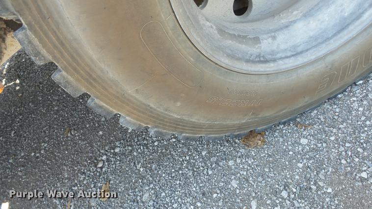 image for item DE7201 2002 Kenworth T300 service truck