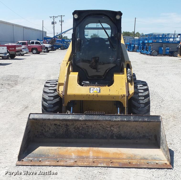 image for item DE7227 2014 Caterpillar 272D skid steer