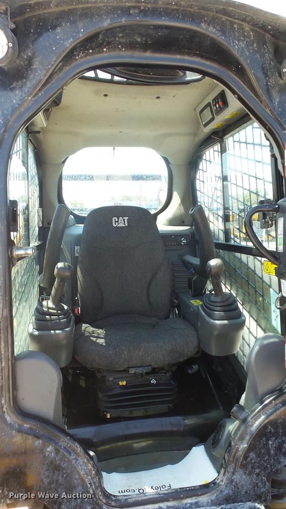 image for item DE7227 2014 Caterpillar 272D skid steer