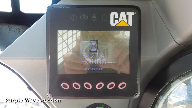 image for item DE7227 2014 Caterpillar 272D skid steer