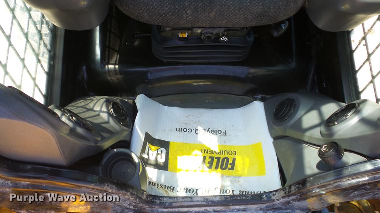 image for item DE7227 2014 Caterpillar 272D skid steer