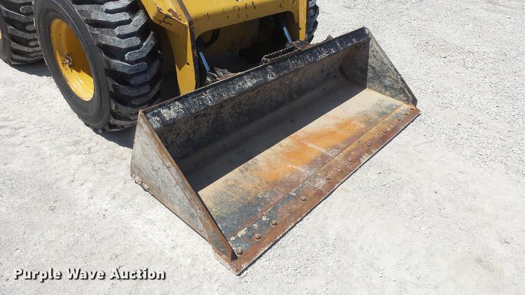 image for item DE7227 2014 Caterpillar 272D skid steer