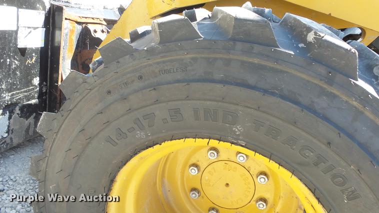 image for item DE7227 2014 Caterpillar 272D skid steer