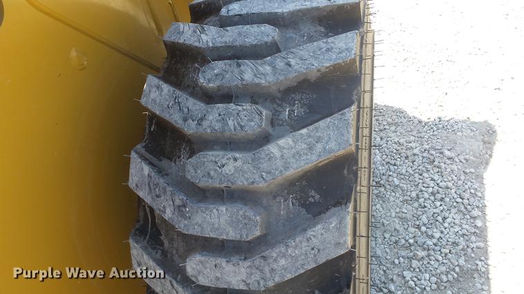 image for item DE7227 2014 Caterpillar 272D skid steer