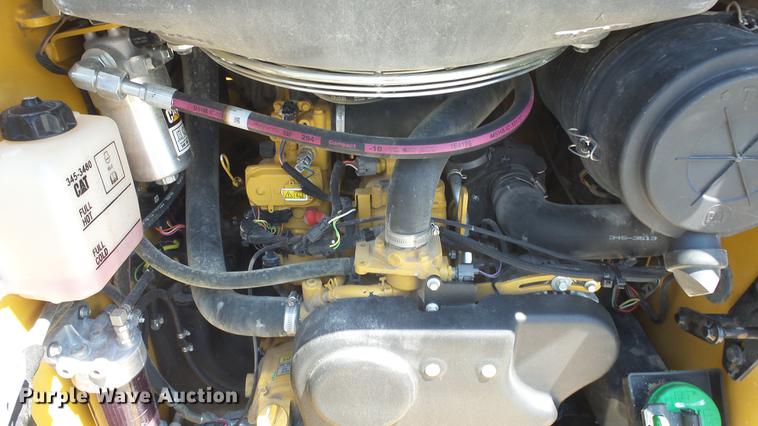 image for item DE7227 2014 Caterpillar 272D skid steer