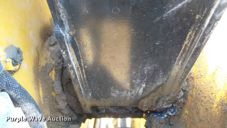 image for item DE7227 2014 Caterpillar 272D skid steer