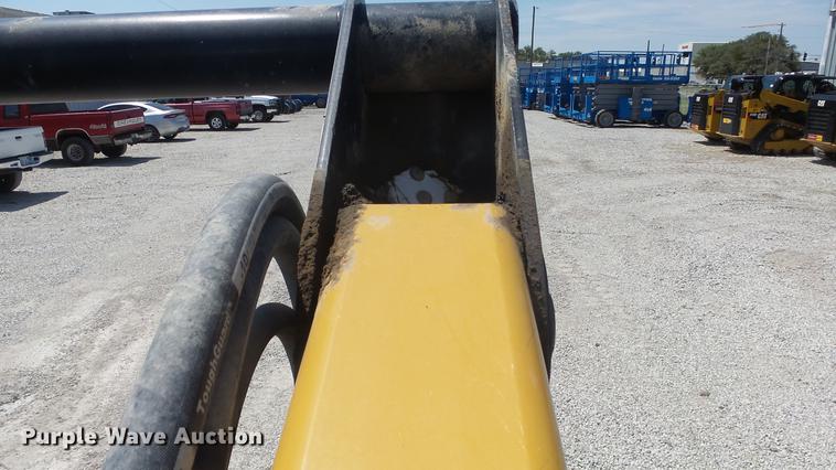 image for item DE7227 2014 Caterpillar 272D skid steer