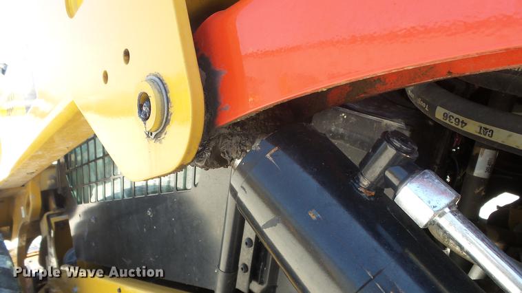 image for item DE7227 2014 Caterpillar 272D skid steer