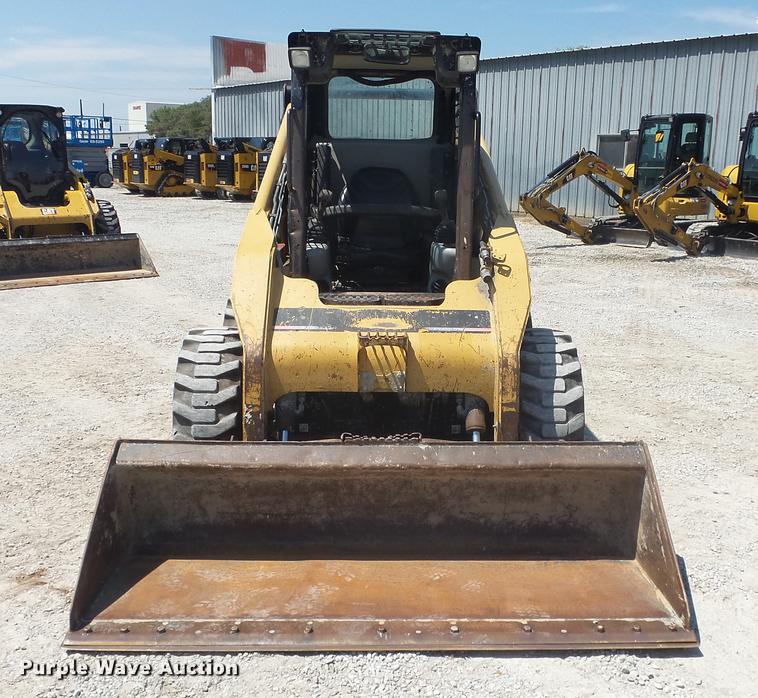 image for item DE7228 2005 Caterpillar 262B skid steer