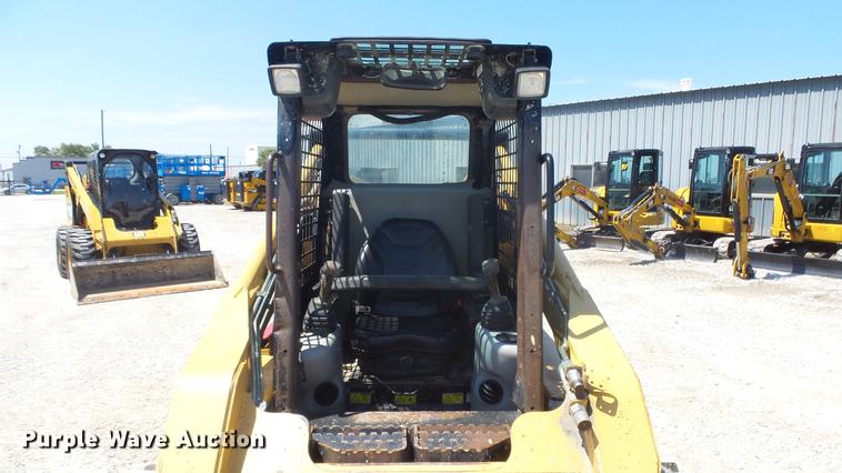 image for item DE7228 2005 Caterpillar 262B skid steer