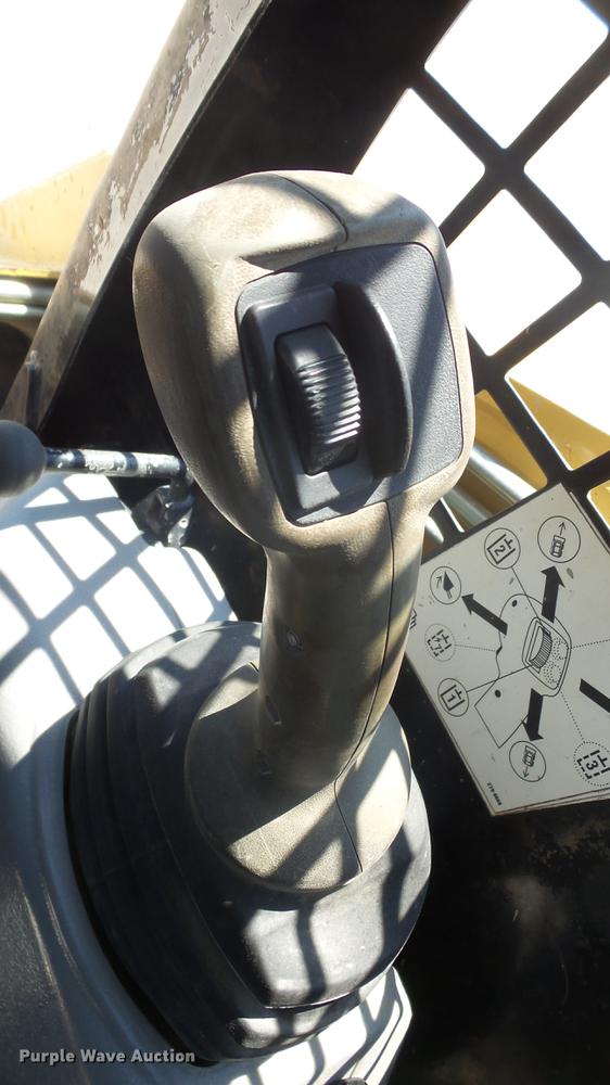 image for item DE7228 2005 Caterpillar 262B skid steer