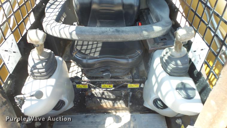 image for item DE7228 2005 Caterpillar 262B skid steer