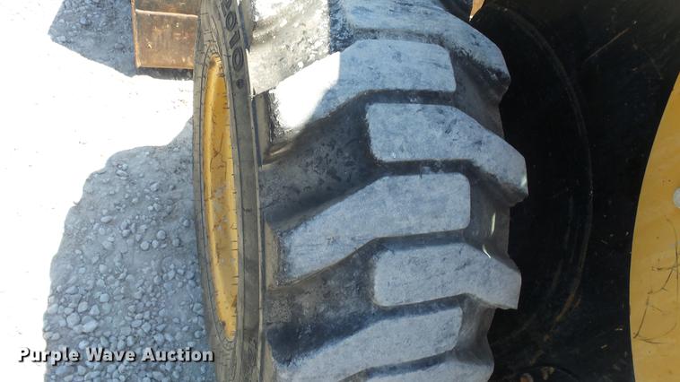 image for item DE7228 2005 Caterpillar 262B skid steer