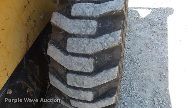 image for item DE7228 2005 Caterpillar 262B skid steer