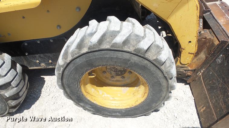 image for item DE7228 2005 Caterpillar 262B skid steer