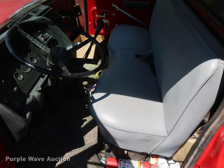 image for item DF2316 1985 Ford 8000 crane truck