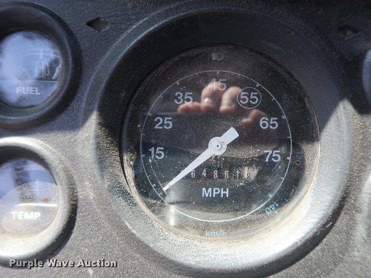 image for item DF2316 1985 Ford 8000 crane truck