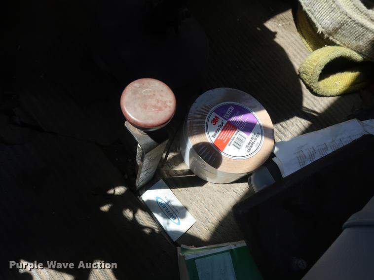 image for item DF2316 1985 Ford 8000 crane truck