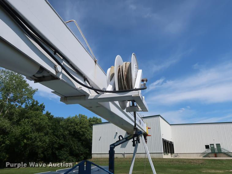 image for item DF2316 1985 Ford 8000 crane truck