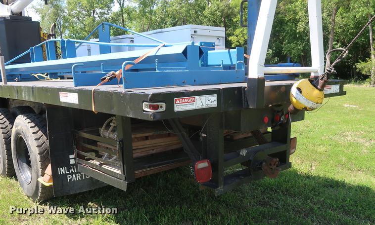 image for item DF2316 1985 Ford 8000 crane truck