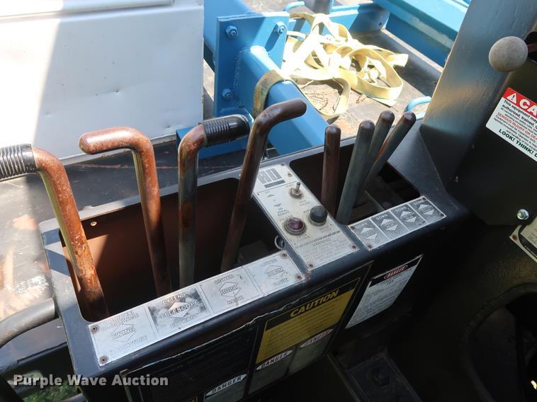 image for item DF2316 1985 Ford 8000 crane truck