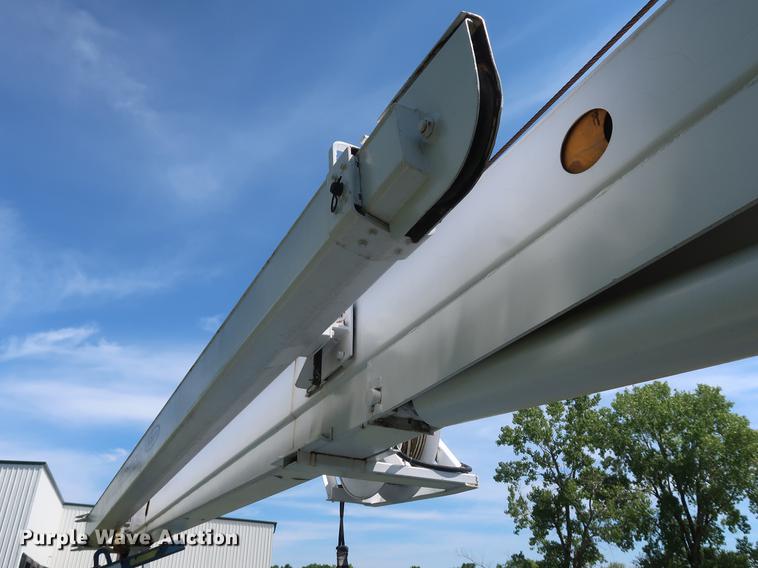 image for item DF2316 1985 Ford 8000 crane truck