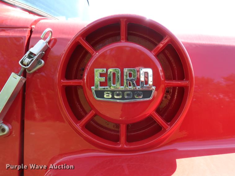 image for item DF2316 1985 Ford 8000 crane truck