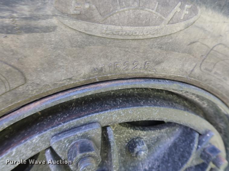 image for item DF2316 1985 Ford 8000 crane truck