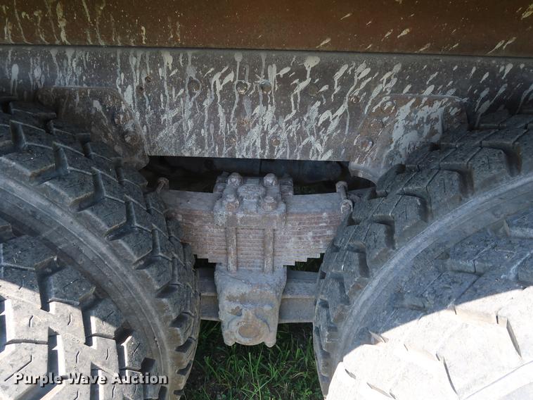 image for item DF2316 1985 Ford 8000 crane truck