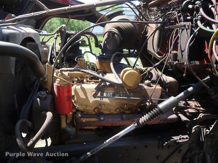 image for item DF2316 1985 Ford 8000 crane truck