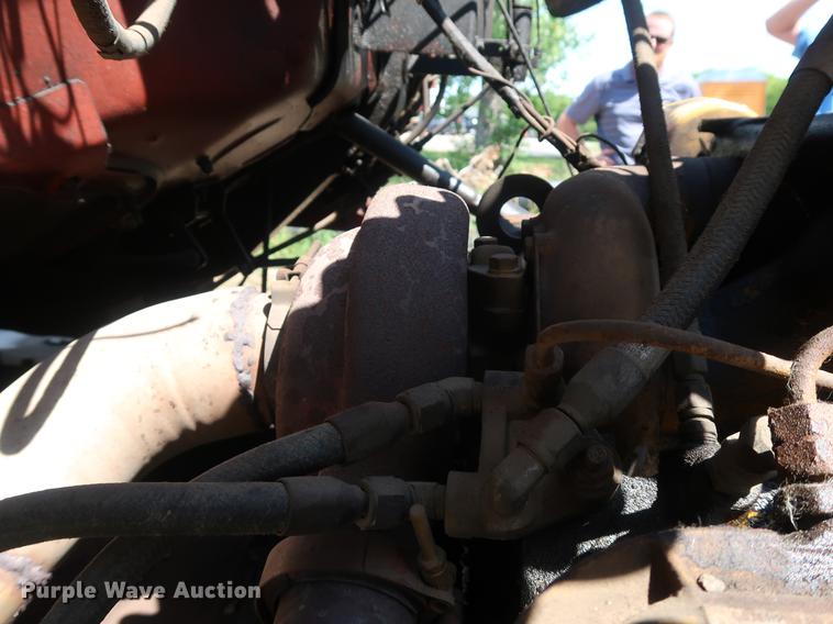 image for item DF2316 1985 Ford 8000 crane truck