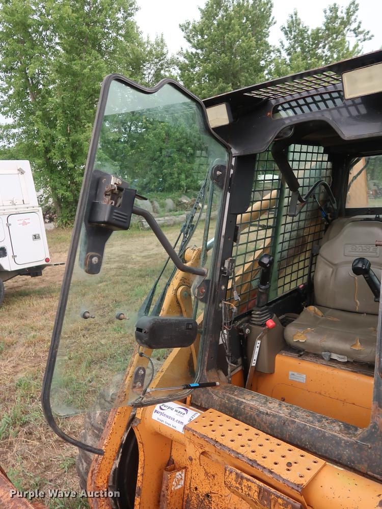 image for item DF2319 2006 Case 450 skid steer