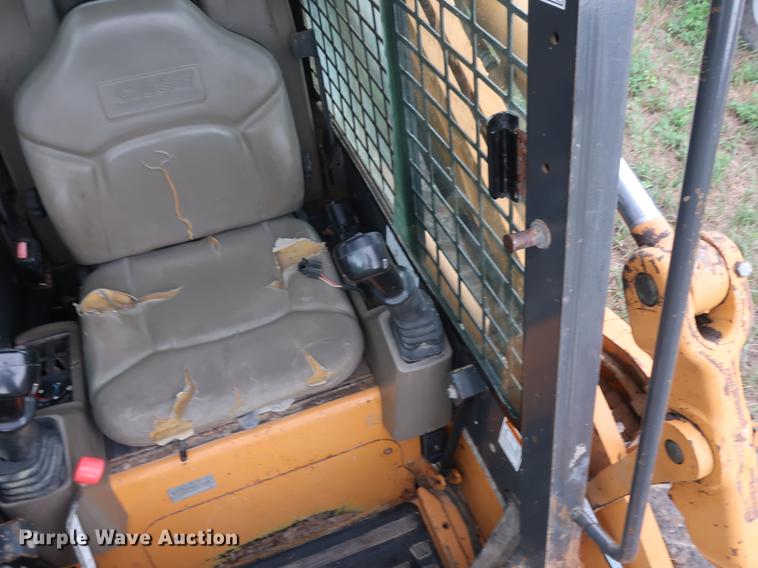 image for item DF2319 2006 Case 450 skid steer