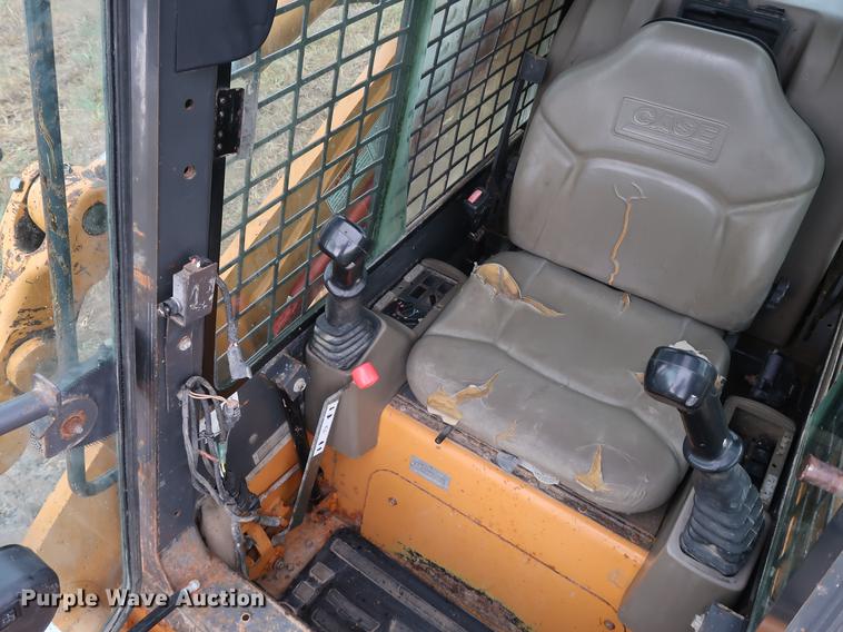 image for item DF2319 2006 Case 450 skid steer