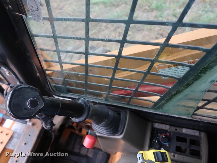 image for item DF2319 2006 Case 450 skid steer