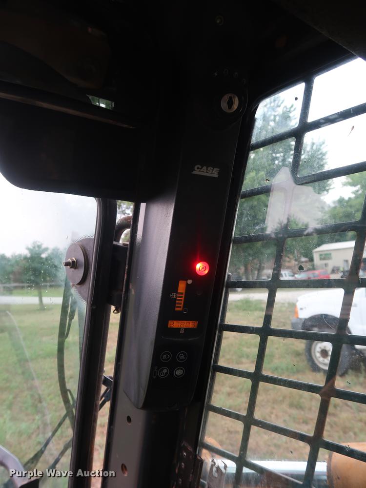 image for item DF2319 2006 Case 450 skid steer