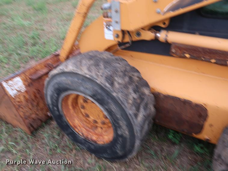 image for item DF2319 2006 Case 450 skid steer