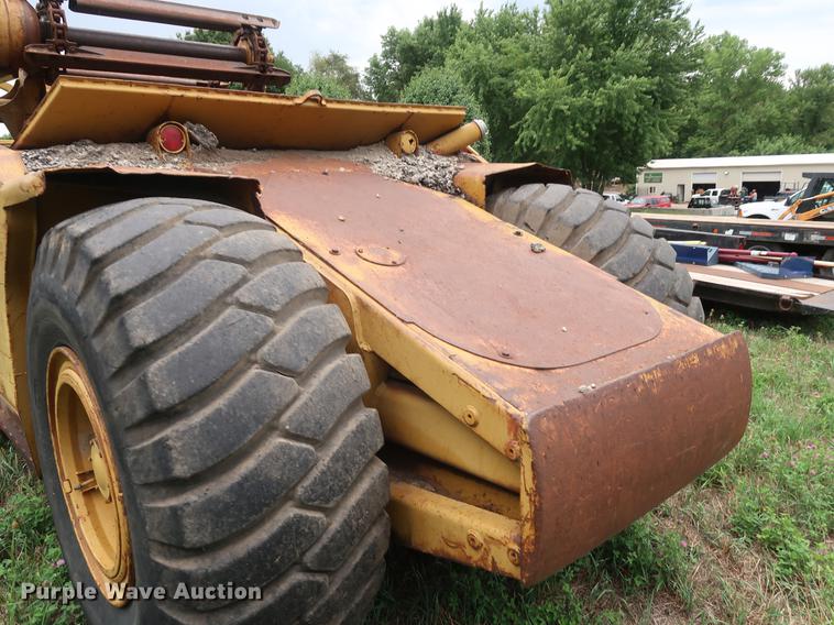 image for item DF2322 1972 Caterpillar 613 elevating scraper