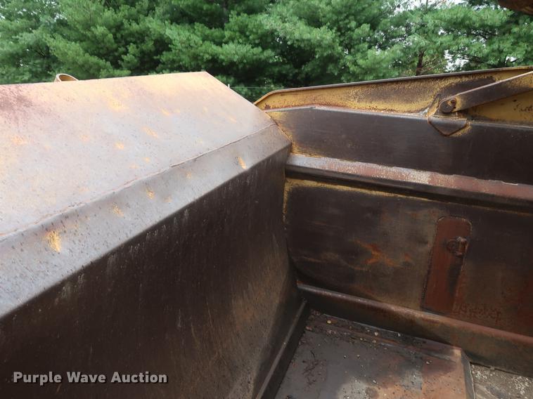 image for item DF2322 1972 Caterpillar 613 elevating scraper