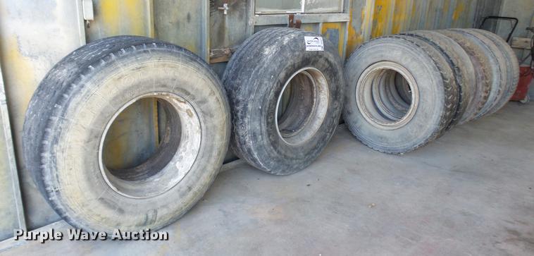 image for item DF3271 (8) tires and wheels